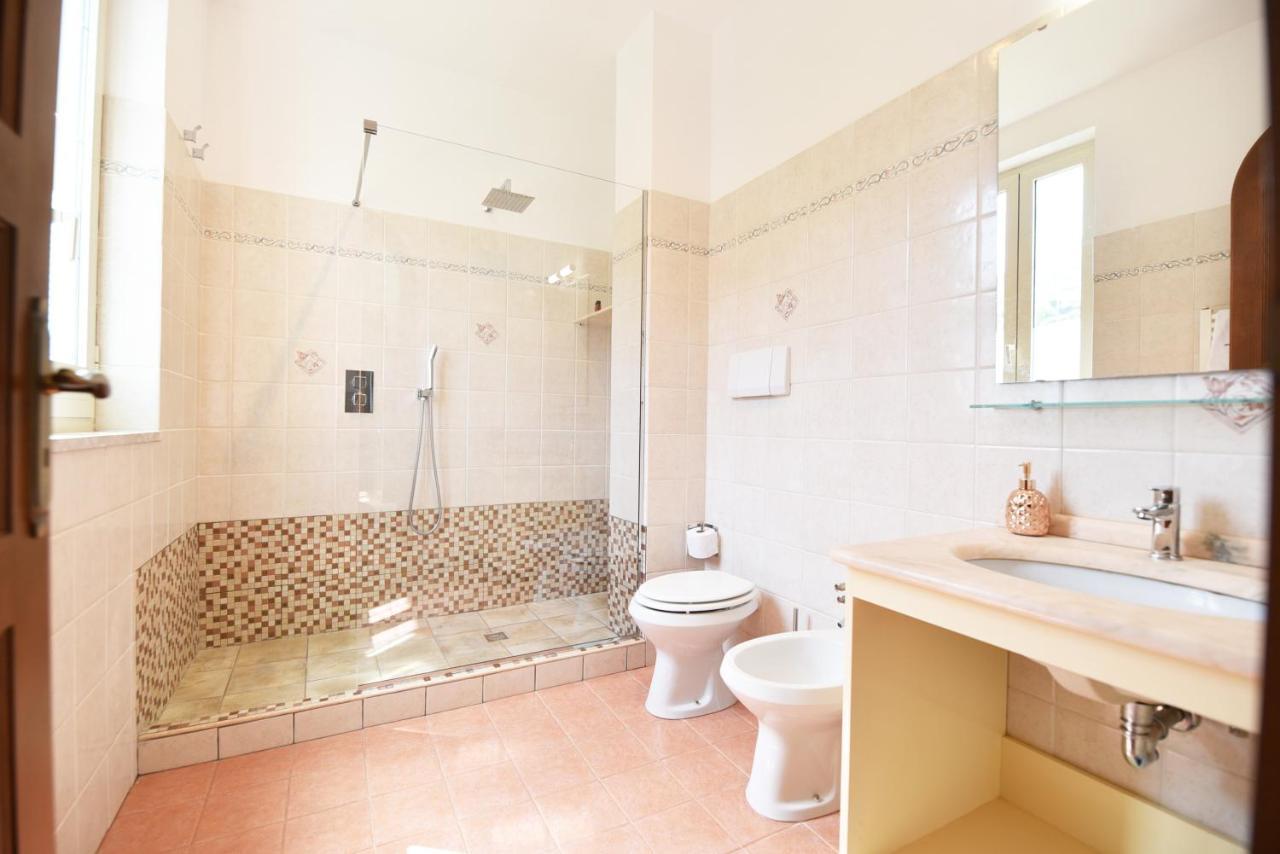 Chez Luke Apartments In Аджерола Экстерьер фото